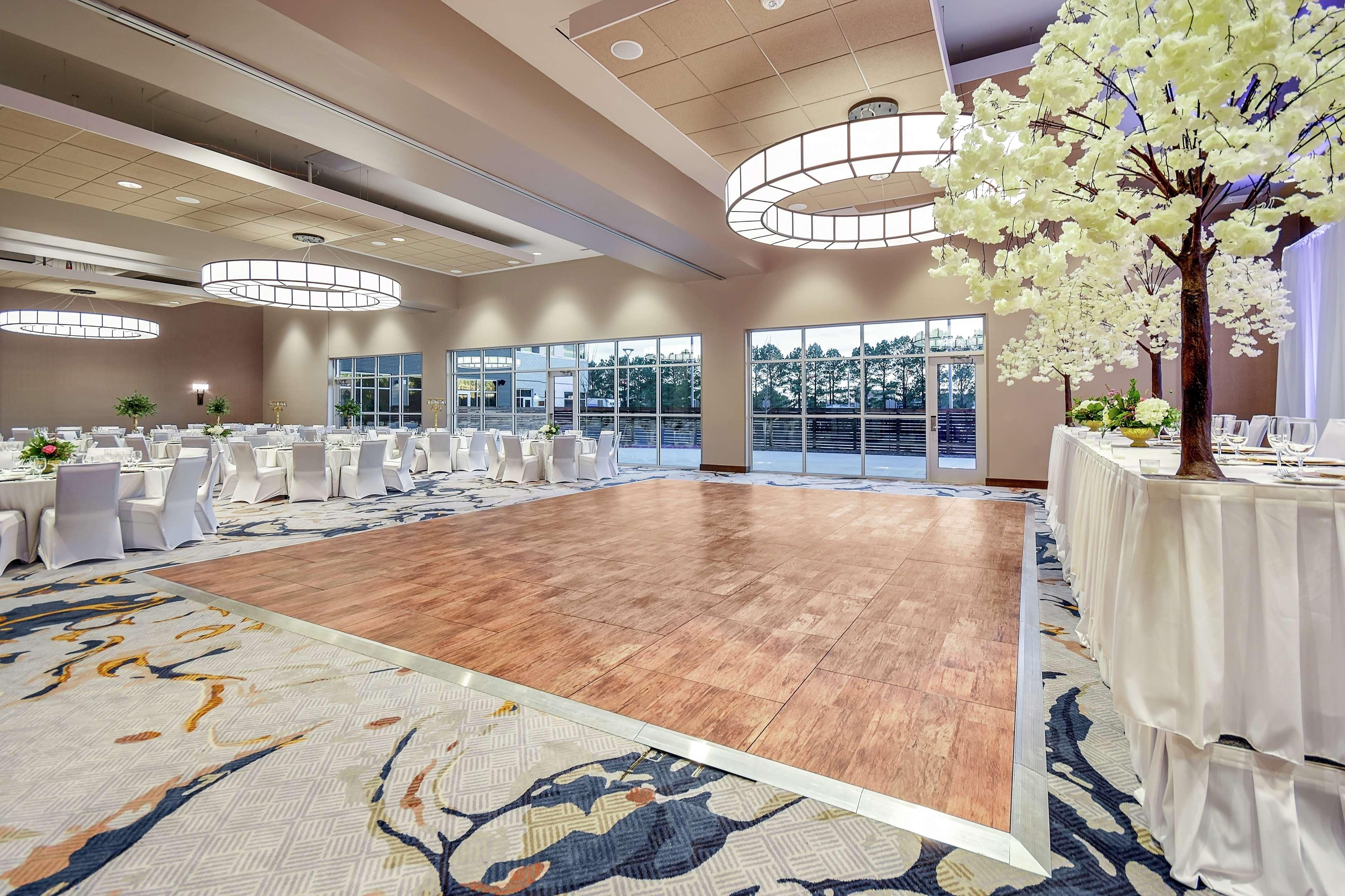 Embassy Suites By Hilton Jonesboro Red Wolf Convention Center Kültér fotó